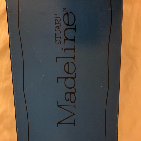 Madeline Stuart size 8.5 Navy open toe shoes - Picture 6 of 6